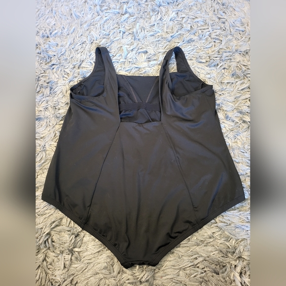 NIKE Essentials Black U-Back Plus Sz One-Piece Swimsuit 3x - Picture 4 of 8